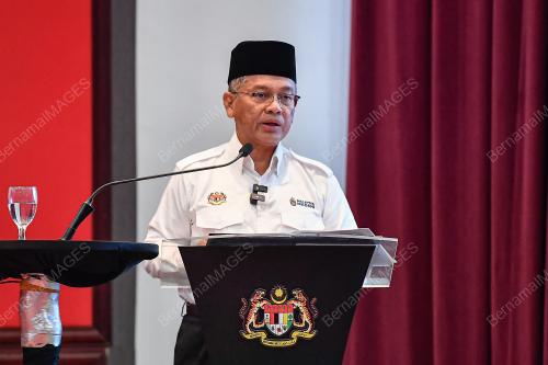 DATUK DR MOHD NA'IM MOKHTAR