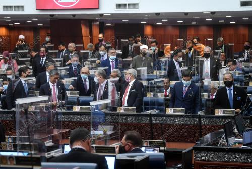 PERSIDANGAN PARLIMEN PENGGAL KETIGA