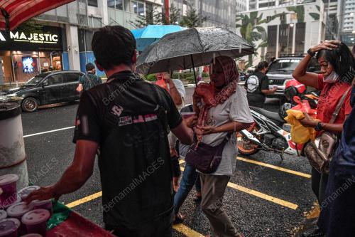 GELANDANGAN BERBUKA PUASA