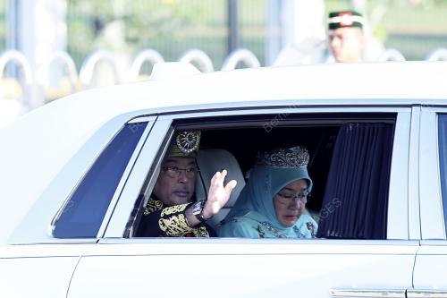 AL-SULTAN ABDULLAH RI'AYATUDDIN AL-MUSTAFA BILLAH SHAH