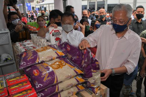 DATUK SERI ISMAIL SABRI YAAKOB 