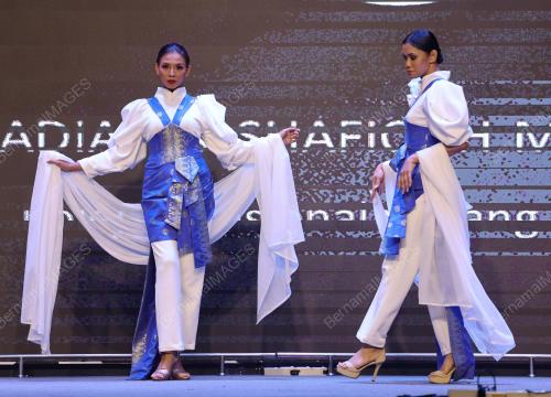 MALAYSIA EMERGING DESIGNERS FASHION FLUX