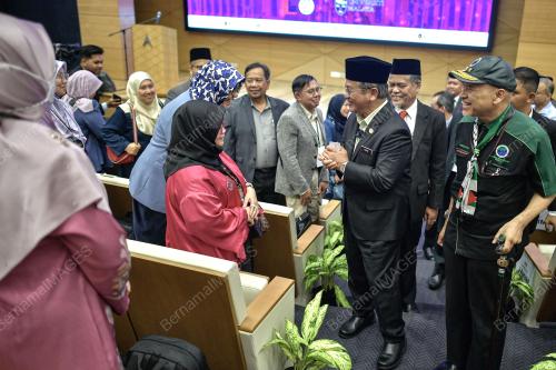 DATUK DR MOHD NA'IM MOKHTAR