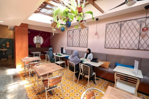 KAFE MAROOKHA GENTLEWOMEN'S CLUB