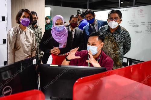 DATUK SERI DR NORAINI AHMAD
