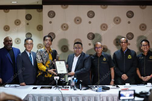 DATUK ABDUL HALIM KADER