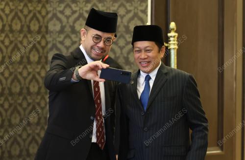 DATUK SERI AHMAD MASLAN