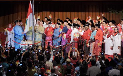 KL64_12052016_UMNO