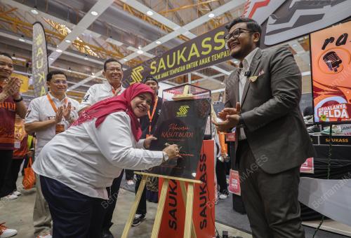 DATUK RUBIAH WANG