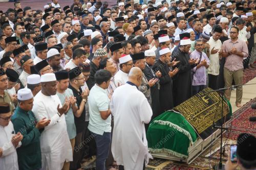 TUN DAIM ZAINUDDIN