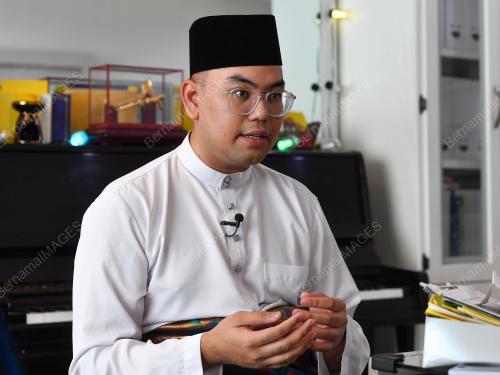 ADZA DANIAL HAIQAL MARTIAS