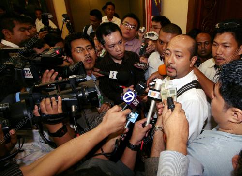 MUKHRIZ TUN MAHATHIR