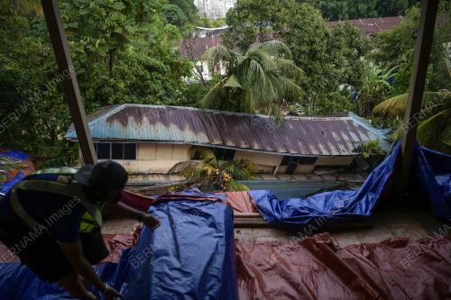 TINJAUAN TANAH RUNTUH KEMENSAH HEIGHT