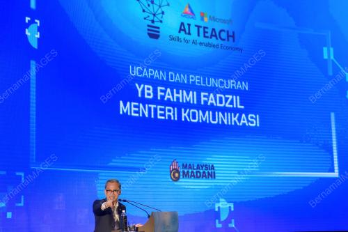 FAHMI FADZIL