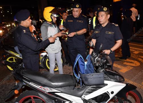 KL64_20112019_JPJ_BN201911208319