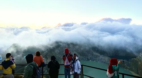 TAMAN NASIONAL KELIMUTU