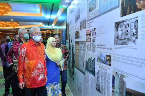 DATUK SERI ISMAIL SABRI YAAKOB