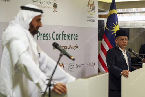 DATUK DR MOHD NA'IM MOKHTAR