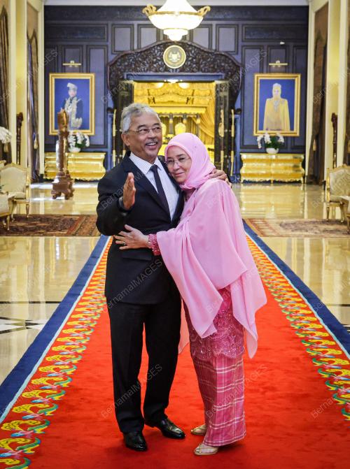 AL-SULTAN ABDULLAH RI'AYATUDDIN AL-MUSTAFA BILLAH SHAH