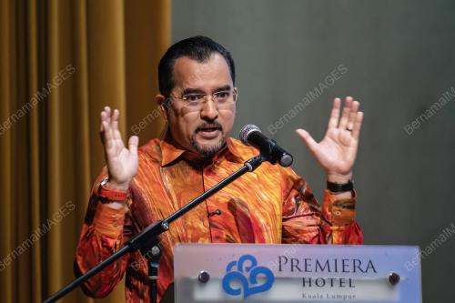 DATUK SERI DR ASYRAF WAJDI DUSUKI