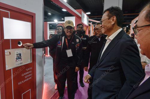 DATUK SERI AHMAD SHABERY CHEEK