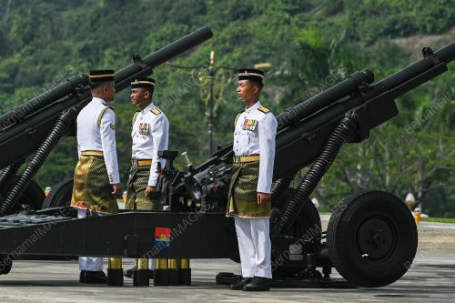 HARI KEPUTERAAN RASMI