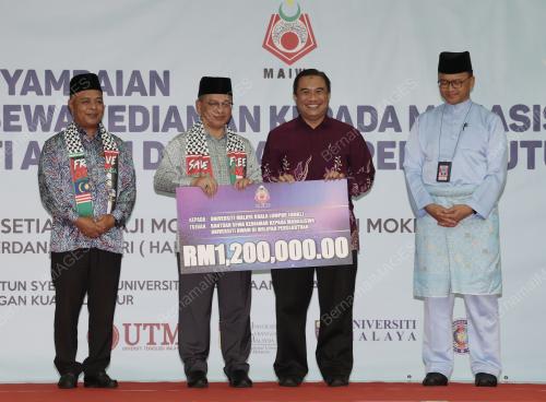 SENATOR DATUK DR MOHD NA'IM MOKHTAR