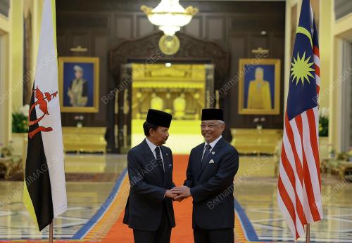 AL-SULTAN ABDULLAH RI'AYATUDDIN AL-MUSTAFA BILLAH SHAH