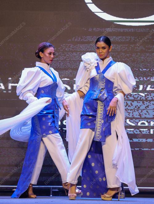 MALAYSIA EMERGING DESIGNERS FASHION FLUX