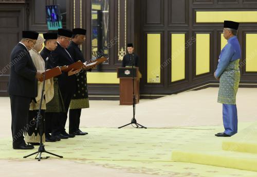 AL-SULTAN ABDULLAH RI'AYATUDDIN AL-MUSTAFA BILLAH SHAH