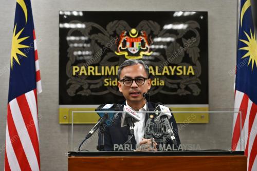 FAHMI FADZIL