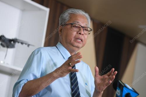 DATUK SERI ISMAIL SABRI YAAKOB