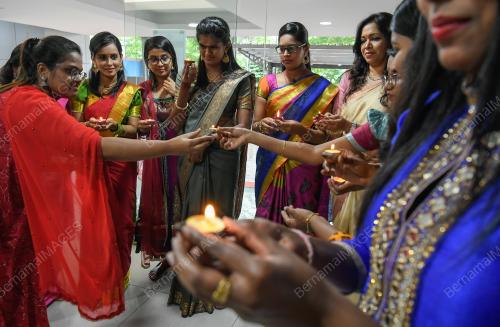 LUKISAN KOLAM SEMPENA SAMBUTAN DEEPAVALI