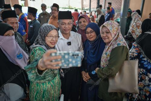 DATUK DR MOHD NA'IM MOKHTAR
