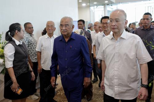 TUN MOHD ALI RUSTAM
