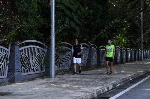 KOMPAUN BERJOGING DI LUAR KAWASAN KEJIRANAN