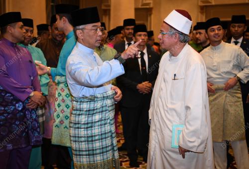 AL-SULTAN ABDULLAH RI'AYATUDDIN AL-MUSTAFA BILLAH SHAH