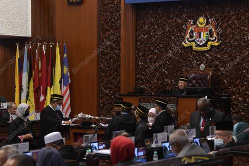 UNDI BELAH BAHAGIAN