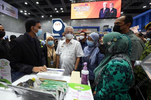 DATUK SERI ISMAIL SABRI YAAKOB