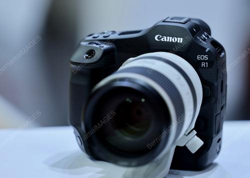 PENGENALAN ESKLUSIF CAMERA CANON EOS R1