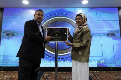 DATUK AZMAN ABIDIN