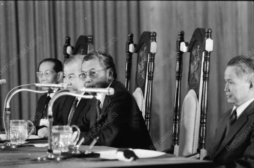 KAMPUCHEA SUMMIT