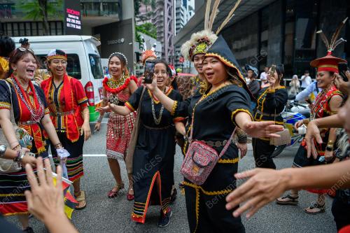 PERARAKAN BUDAYA BORNEO
