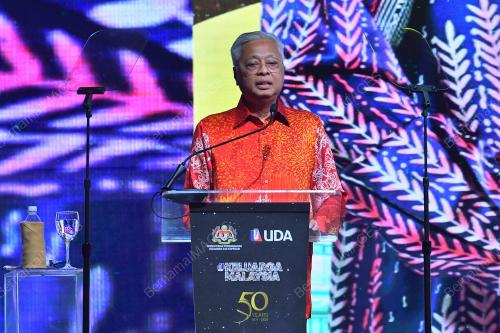 DATUK SERI ISMAIL SABRI YAAKOB