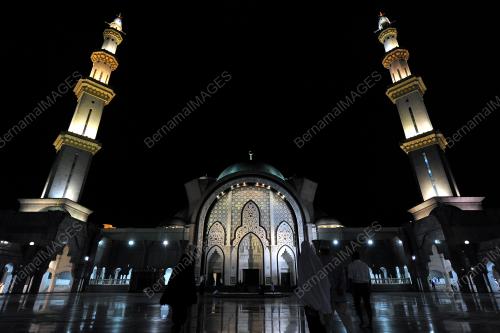 KL65_26052017_TARAWIH_BN201705255109