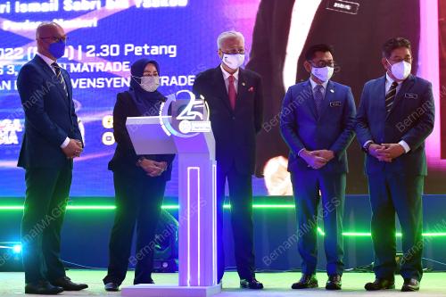 DATUK SERI ISMAIL SABRI YAAKOB
