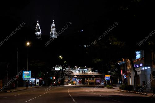 KUALA LUMPUR LENGANG SELEPAS JAM 8 MALAM