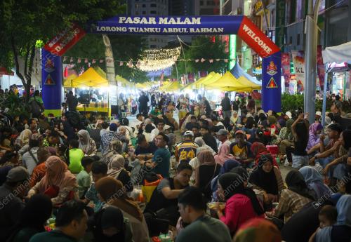 TINJAUAN BAZAR RAYA JALAN TUANKU ABDUL RAHMAN