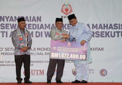 SENATOR DATUK DR MOHD NA'IM MOKHTAR