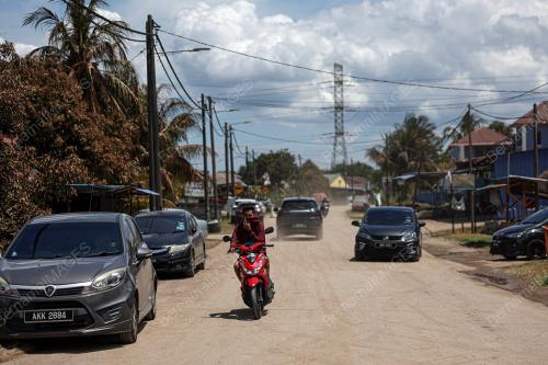 LALUAN LOKASI KEBAKARAN DITUTUP